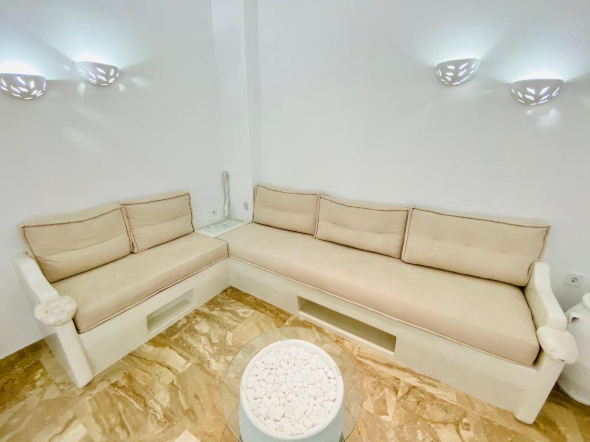 Deluxe Studios & Suites Ageri-Milos Adámas Eksteriør bilde
