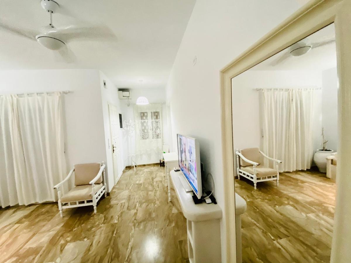 Deluxe Studios & Suites Ageri-Milos Adámas Eksteriør bilde