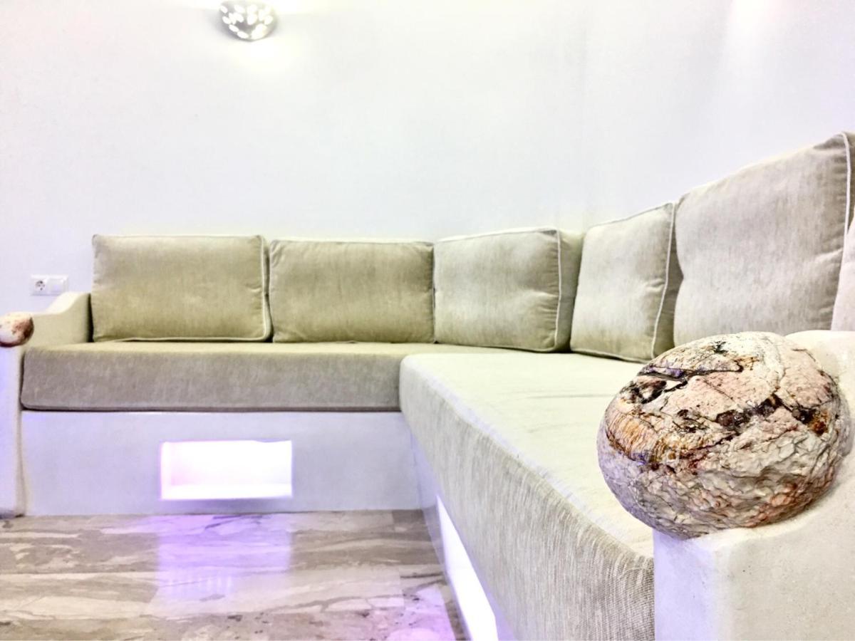 Deluxe Studios & Suites Ageri-Milos Adámas Eksteriør bilde