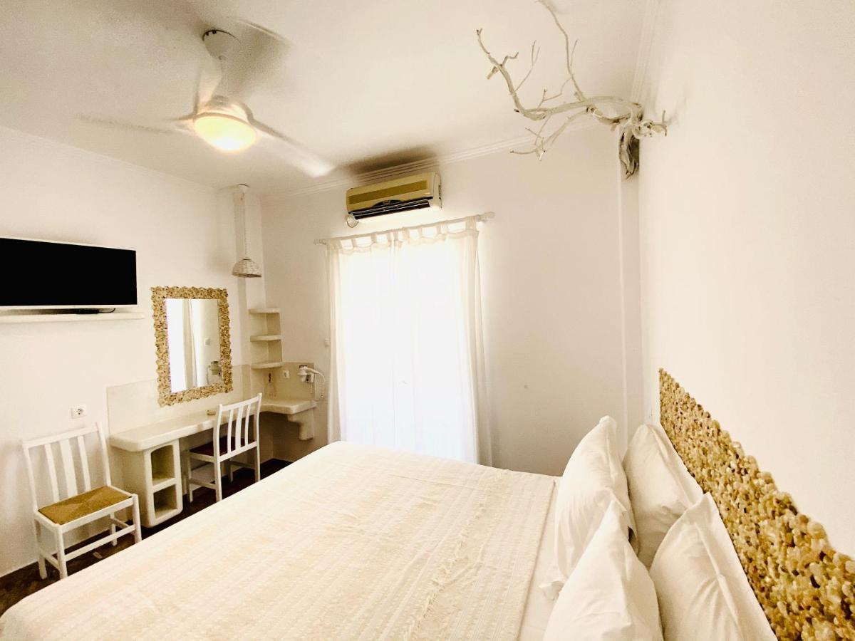 Deluxe Studios & Suites Ageri-Milos Adámas Eksteriør bilde